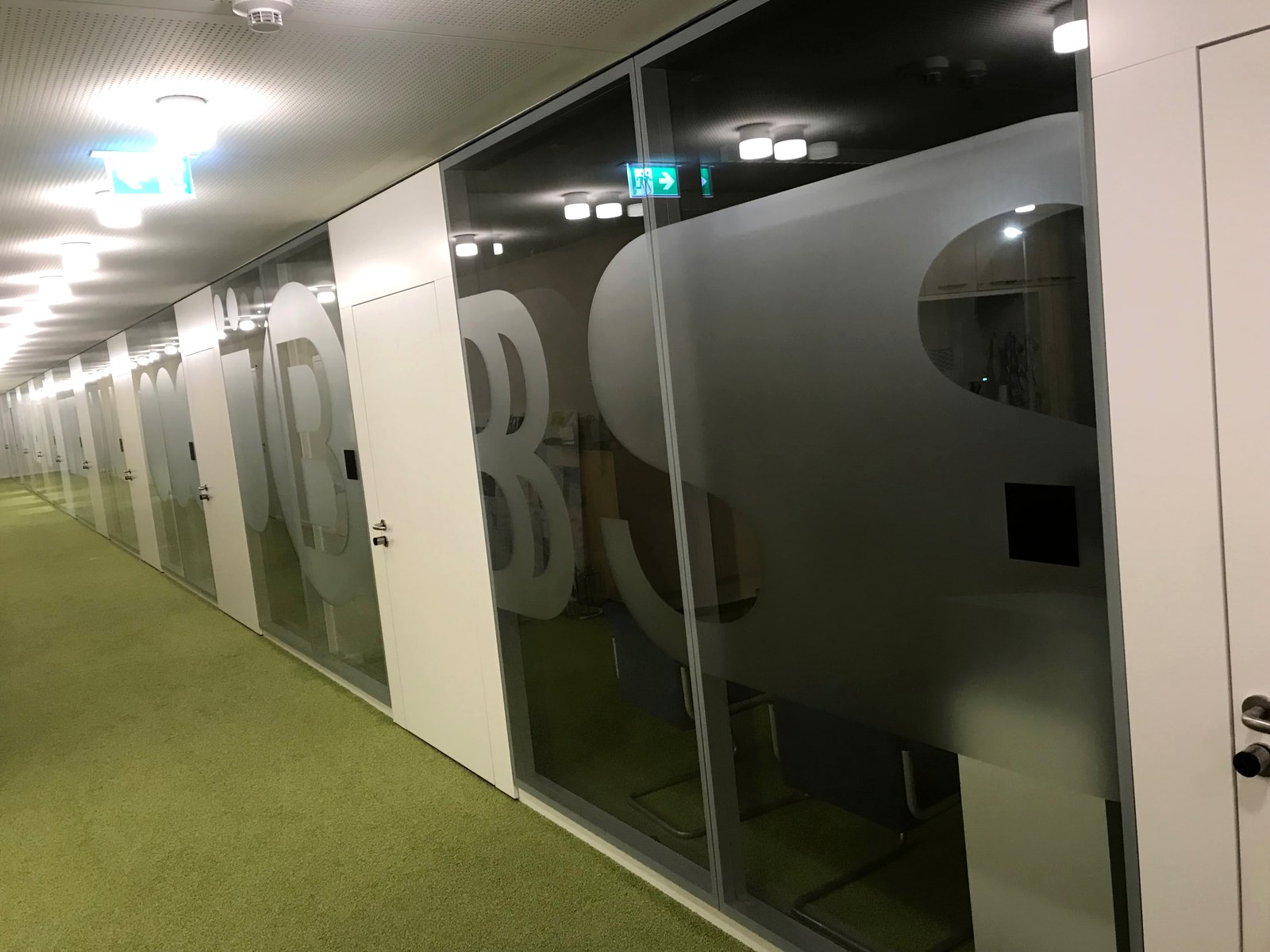 Sichtschutz- & Glasdekorfolien – Projektbeispiel 7