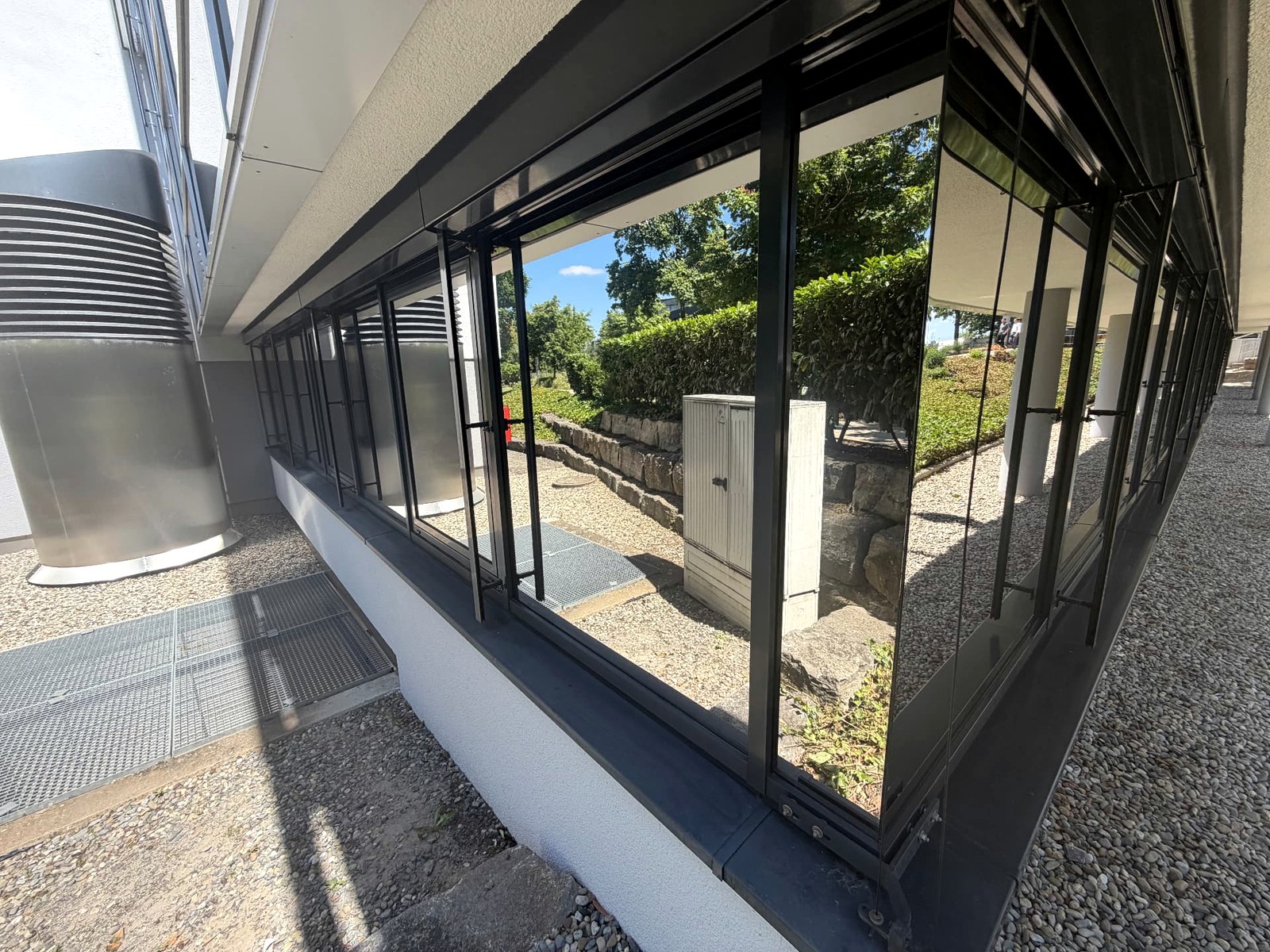 Sonnenschutzfolien – VISUAL BT Werbetechnik und Folientechnik